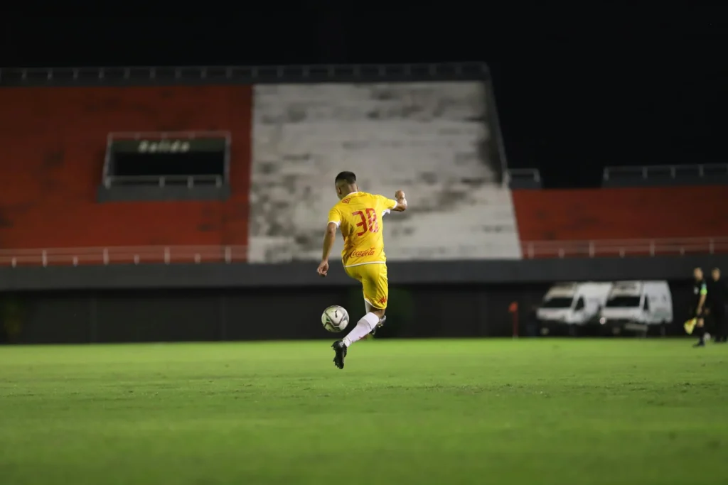 How In-Play Football Betting and Live Casino Games Are Revolutionizing the Industry